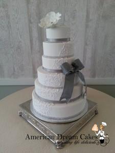 Elegant wedding cake in white and silver